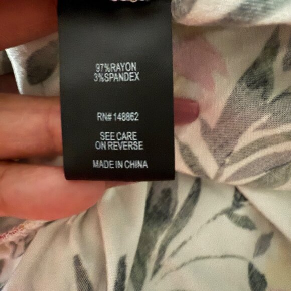 Torrid Floral Print Plus Size Tank Top With Zipper Closure Size 1X - Picture 6 of 6